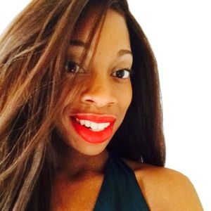 Meet your Posher, LaToya